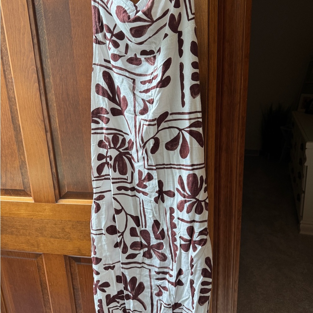 White and Brown Dress - Picture 2 of 4